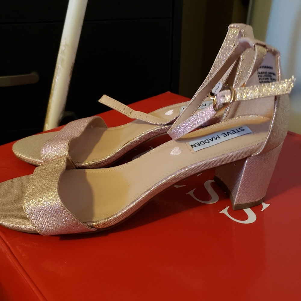 STEVE MADDEN SANDAL